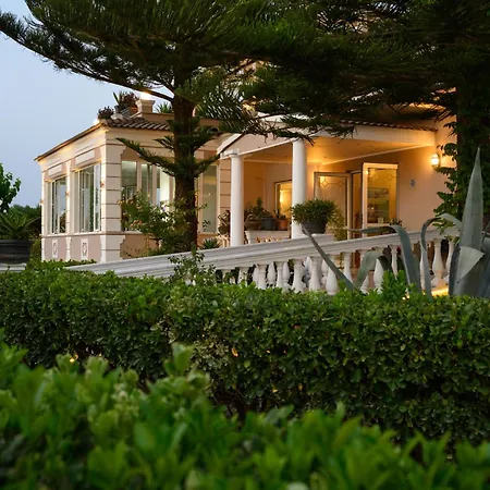 Hotell Erofili 3*